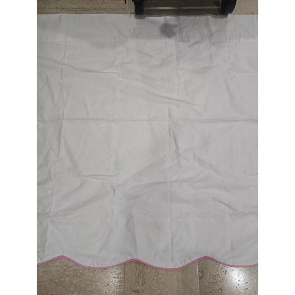 White‎ with Pink Scalloped Curtains 85x48